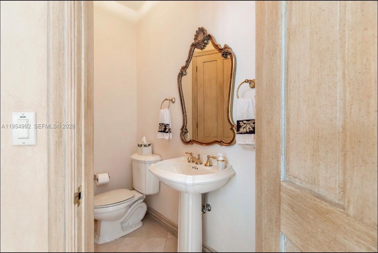 6275 Dolphin Dr Coral Gables, FL 33158