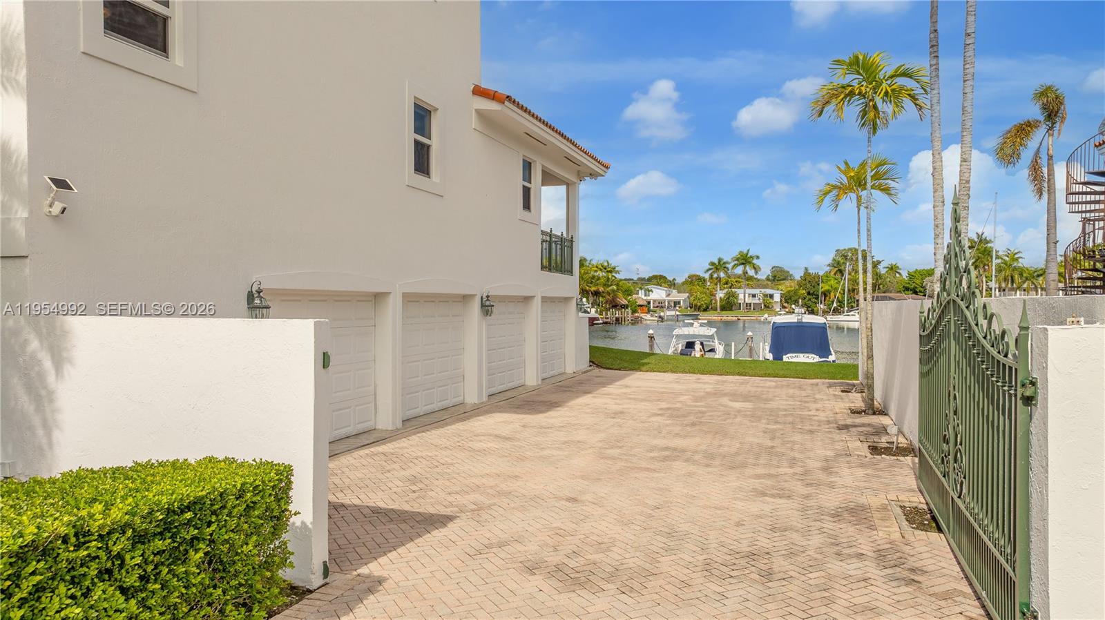 6275 Dolphin Dr Coral Gables, FL 33158