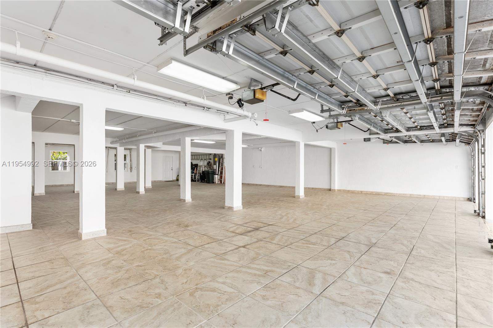 6275 Dolphin Dr Coral Gables, FL 33158