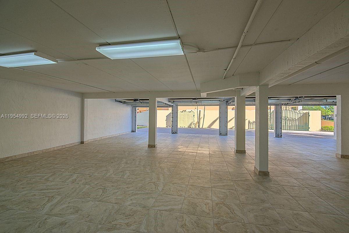 6275 Dolphin Dr Coral Gables, FL 33158