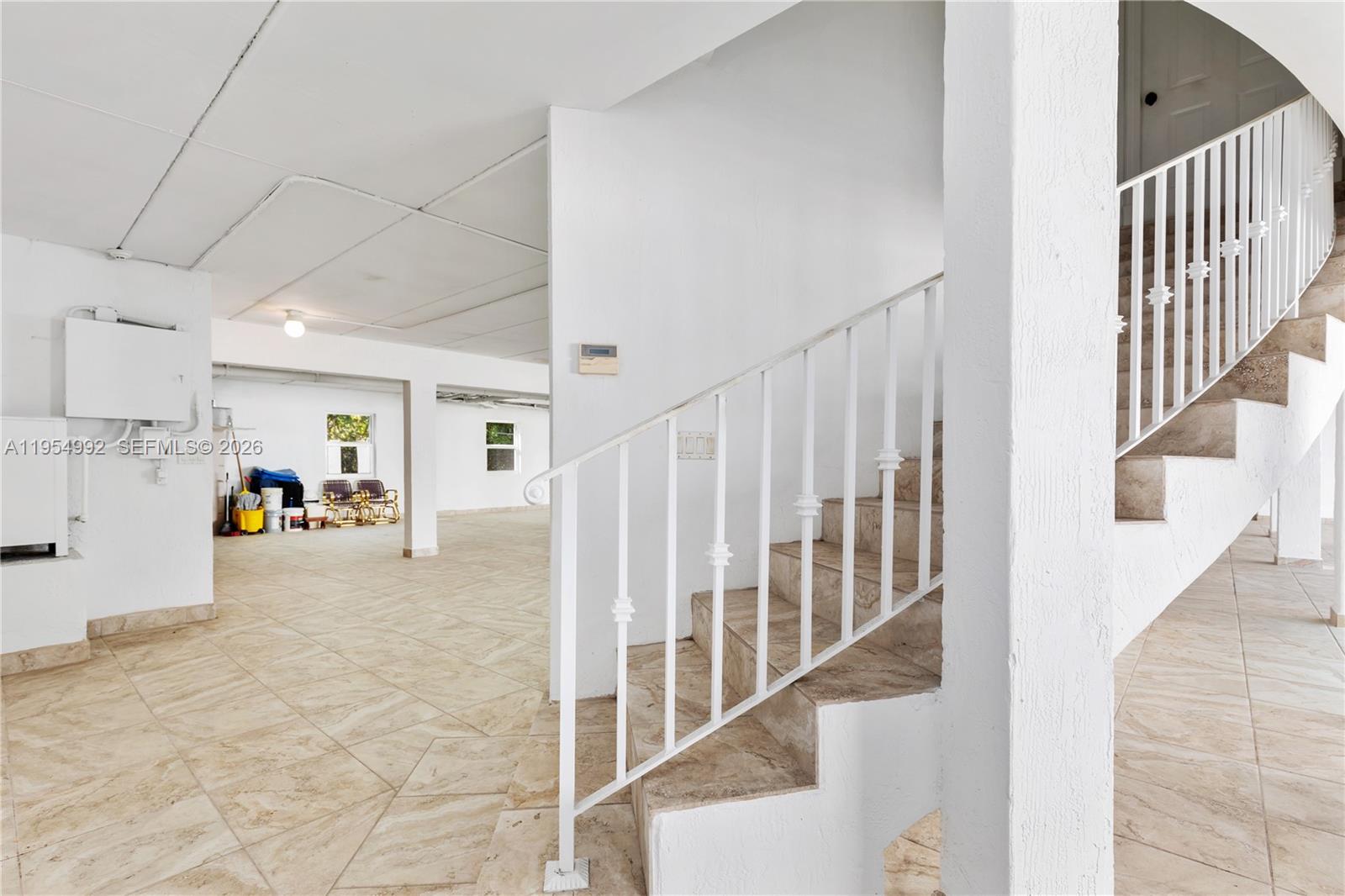 6275 Dolphin Dr Coral Gables, FL 33158