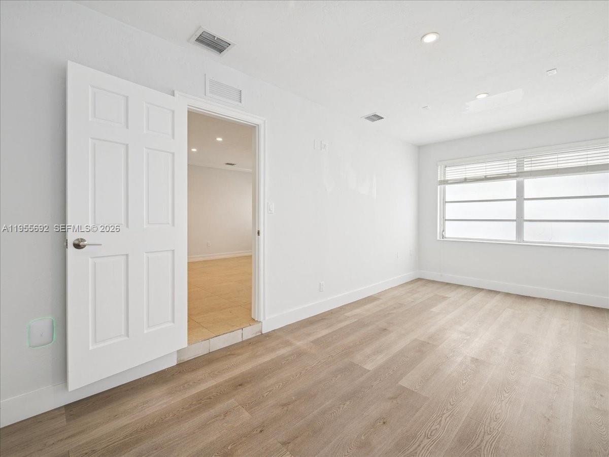 6891 SW 26th Ter Miami, FL 33155