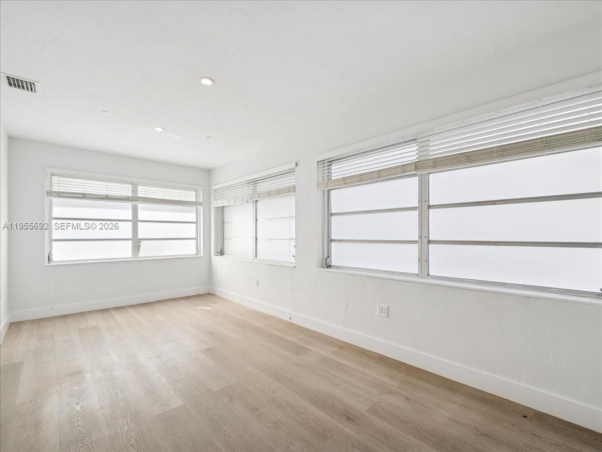 6891 SW 26th Ter Miami, FL 33155