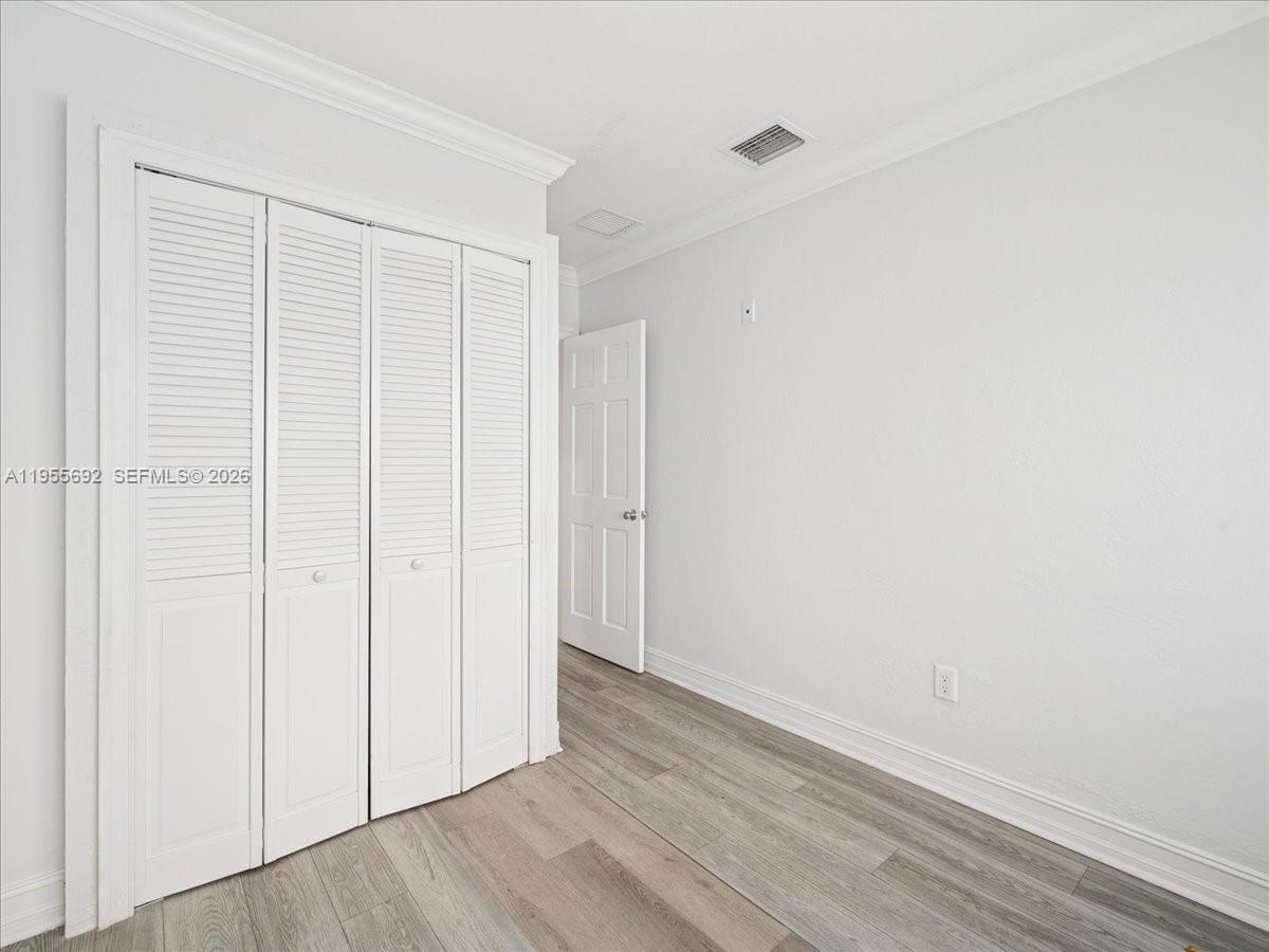 6891 SW 26th Ter Miami, FL 33155