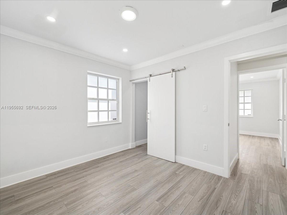 6891 SW 26th Ter Miami, FL 33155