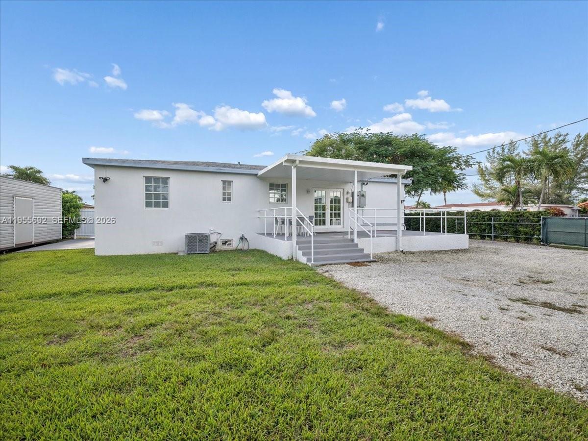 6891 SW 26th Ter Miami, FL 33155