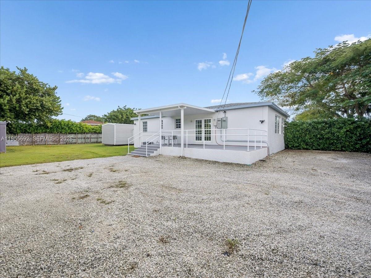 6891 SW 26th Ter Miami, FL 33155