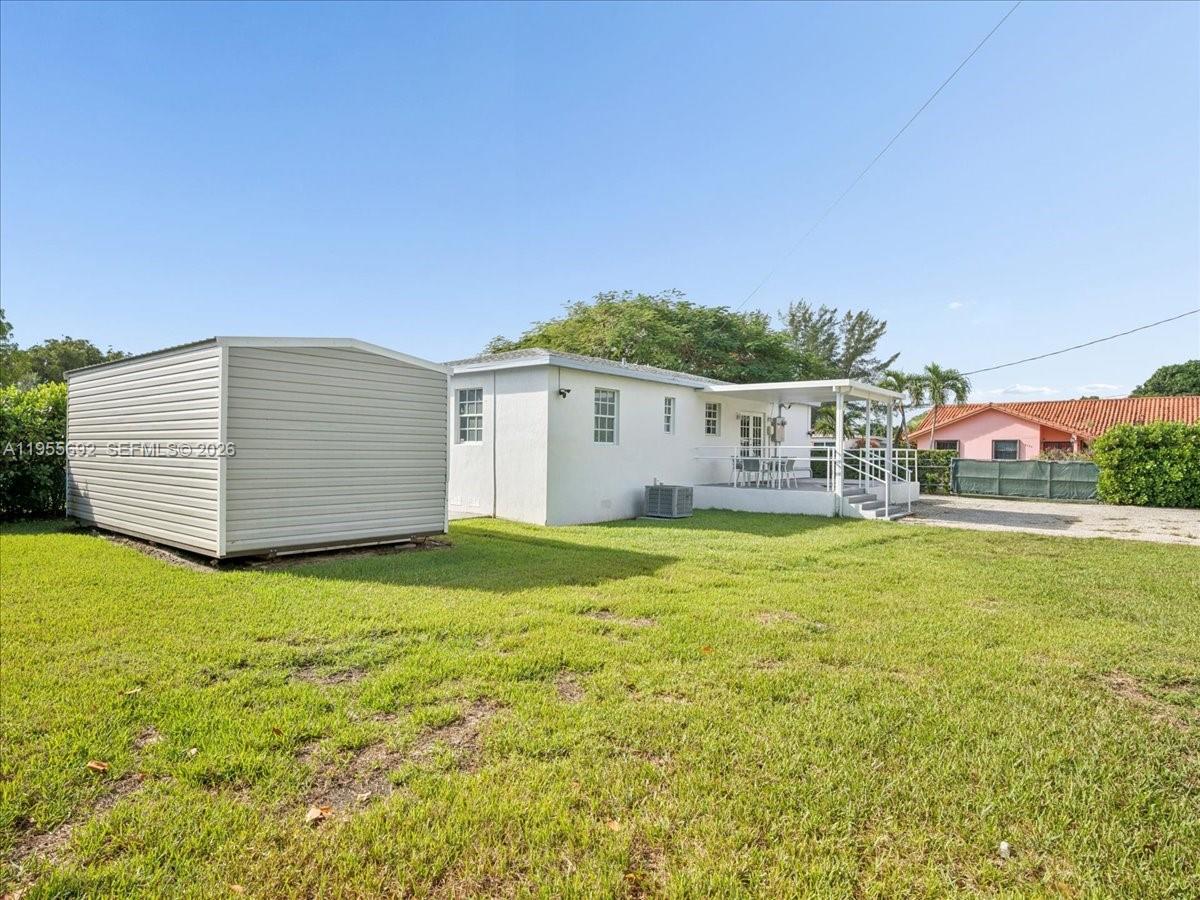 6891 SW 26th Ter Miami, FL 33155