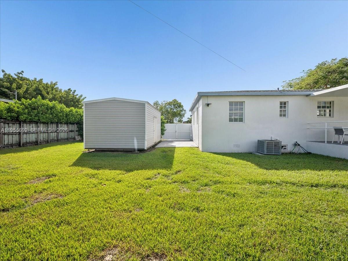 6891 SW 26th Ter Miami, FL 33155