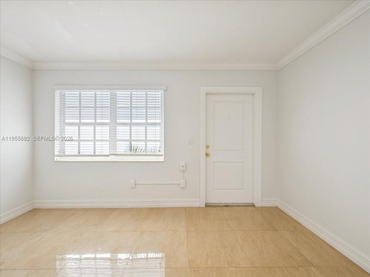 6891 SW 26th Ter Miami, FL 33155