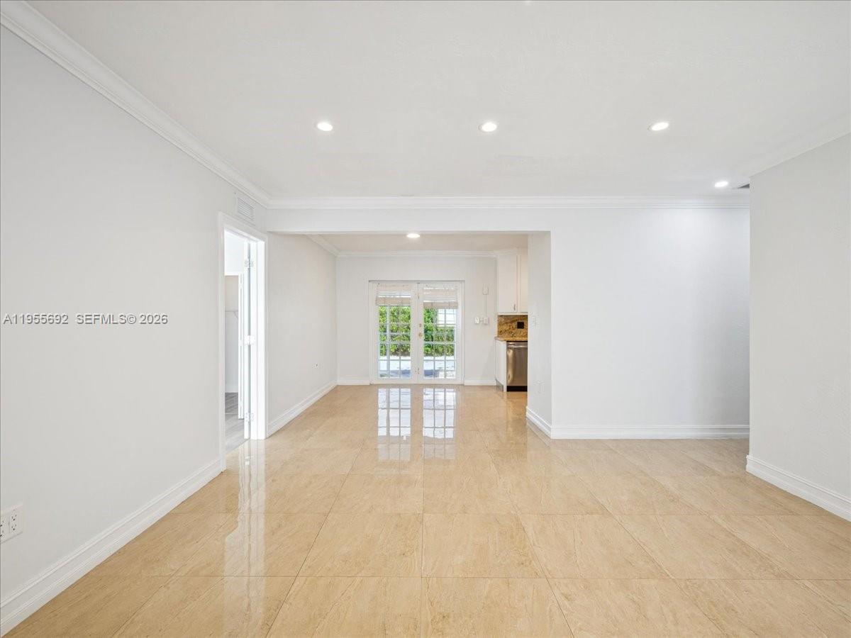 6891 SW 26th Ter Miami, FL 33155