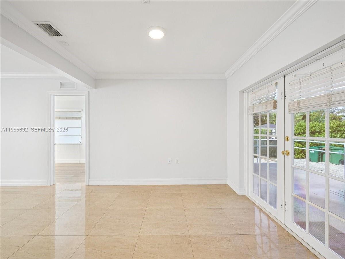 6891 SW 26th Ter Miami, FL 33155