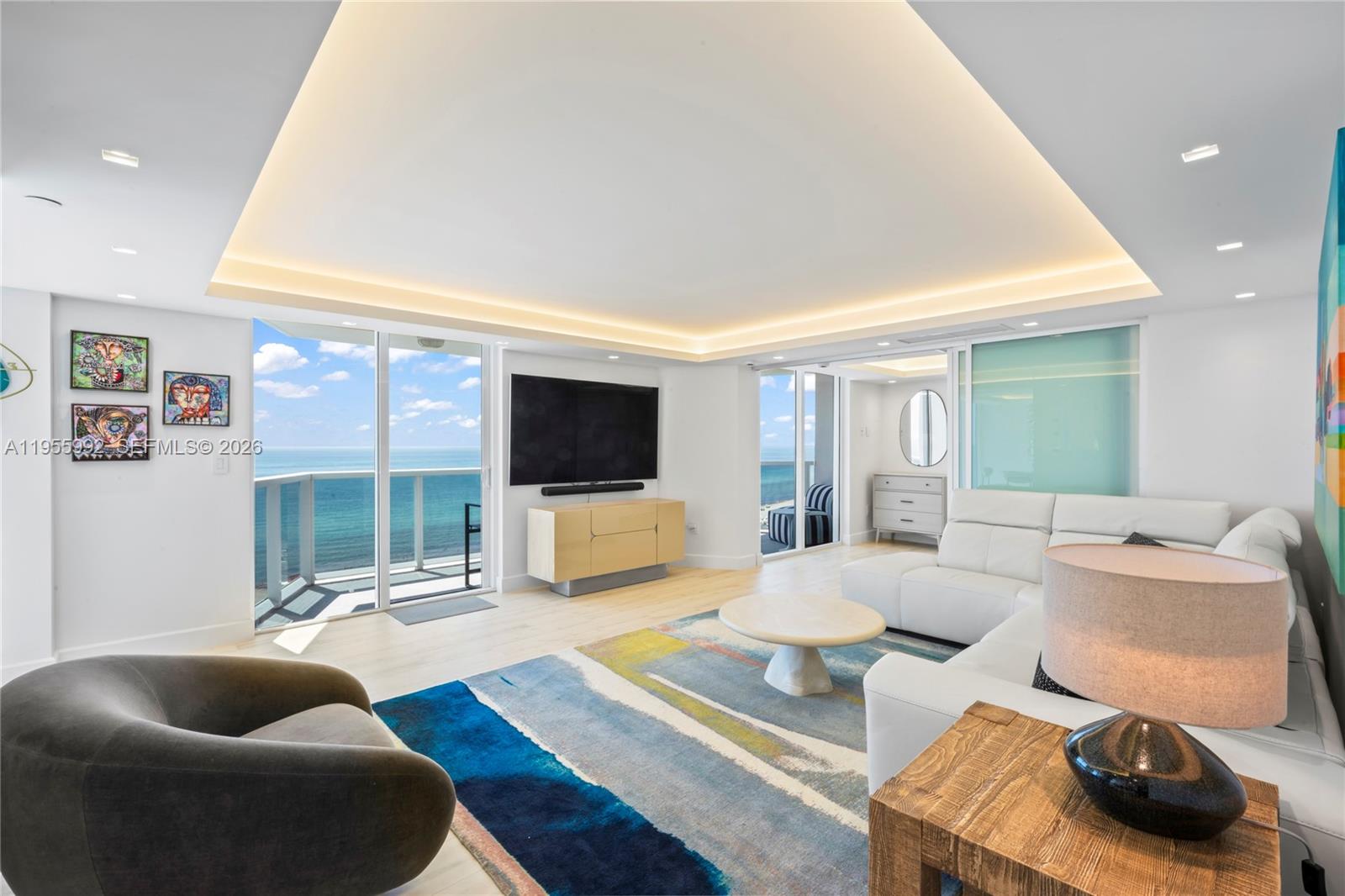 2401 Collins Ave #1402