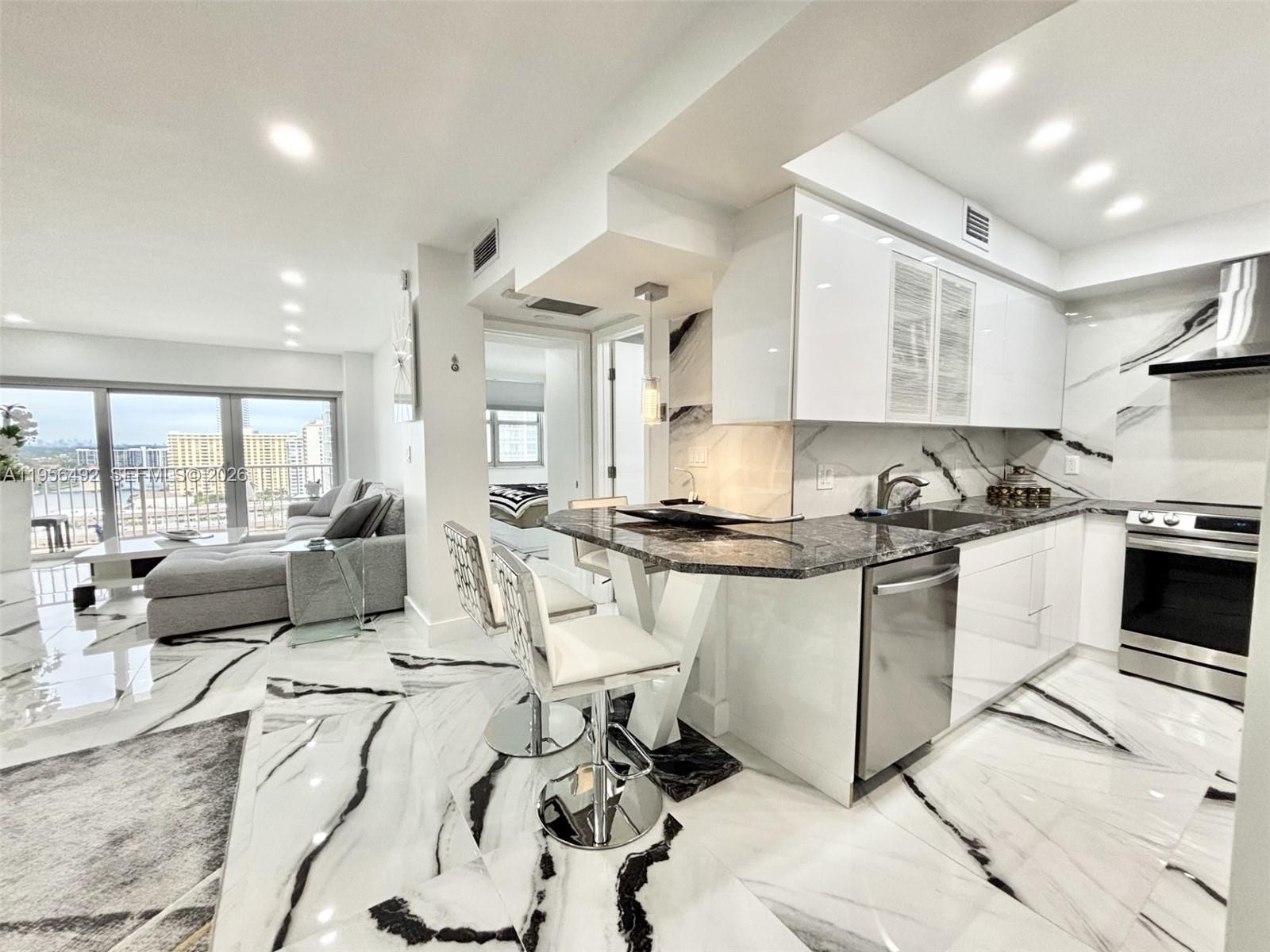 1965 S Ocean Dr #15B