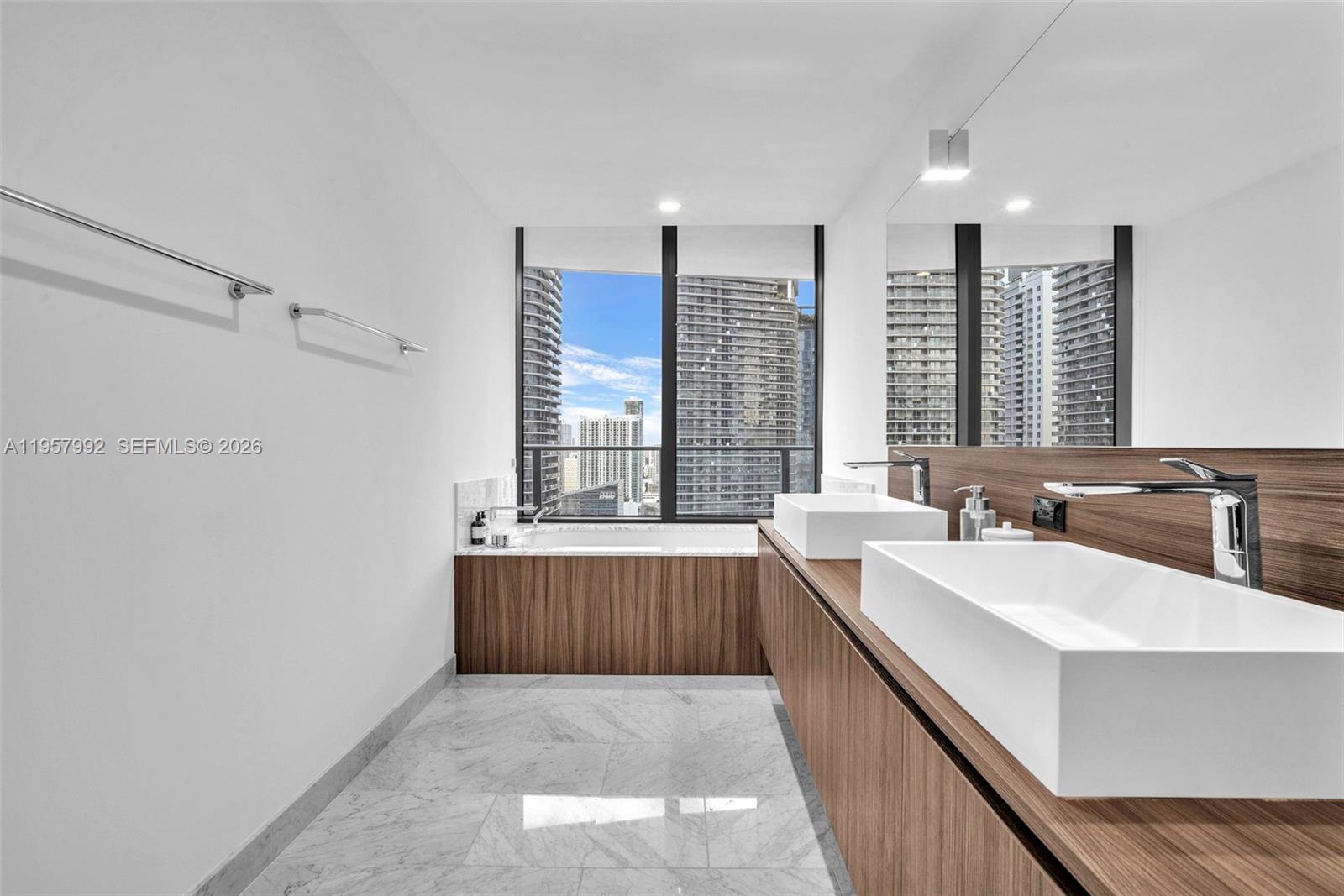 image Brickell Flatiron27