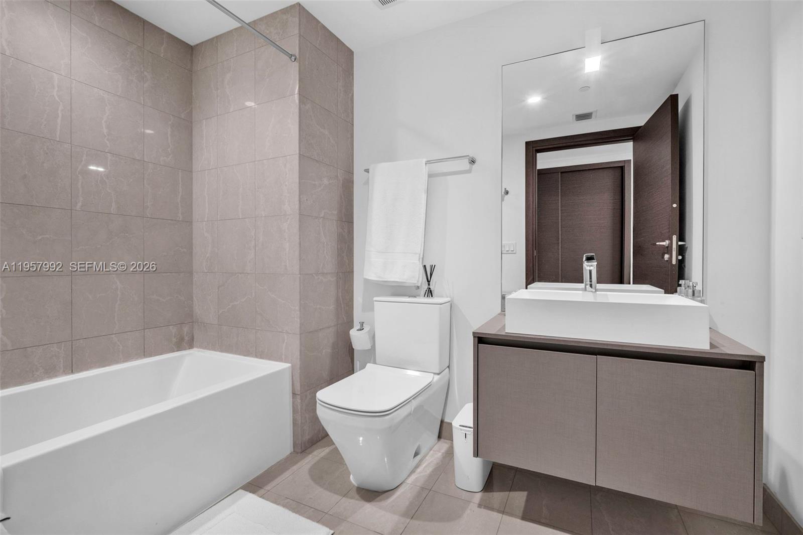 image Brickell Flatiron31