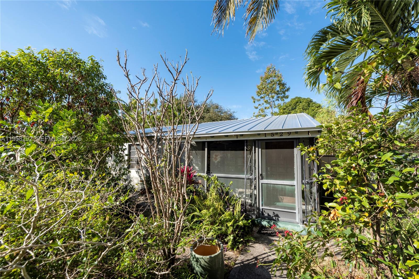 1529 NE 1st Ave Fort Lauderdale, FL 33304