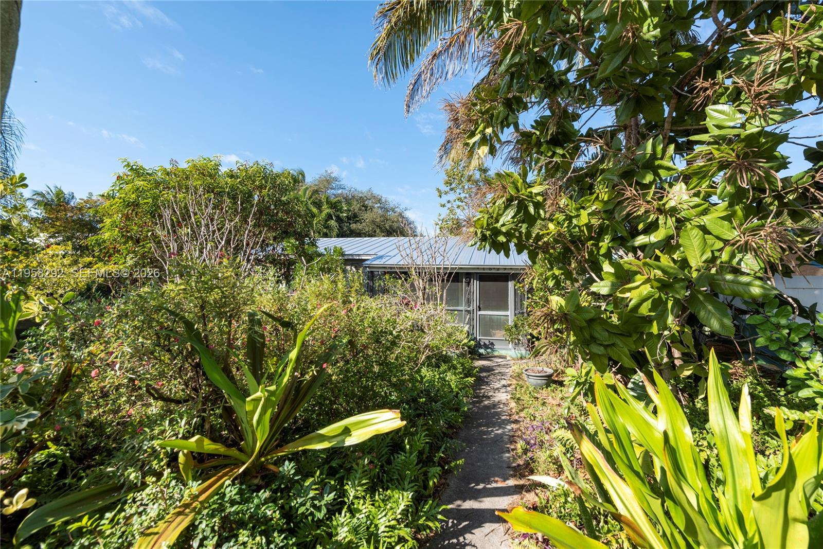 1529 NE 1st Ave Fort Lauderdale, FL 33304