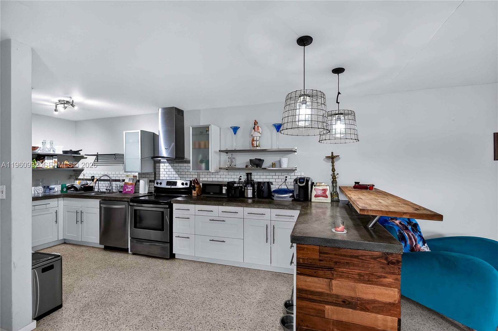 8640 NE 2nd Ave El Portal, FL 33138