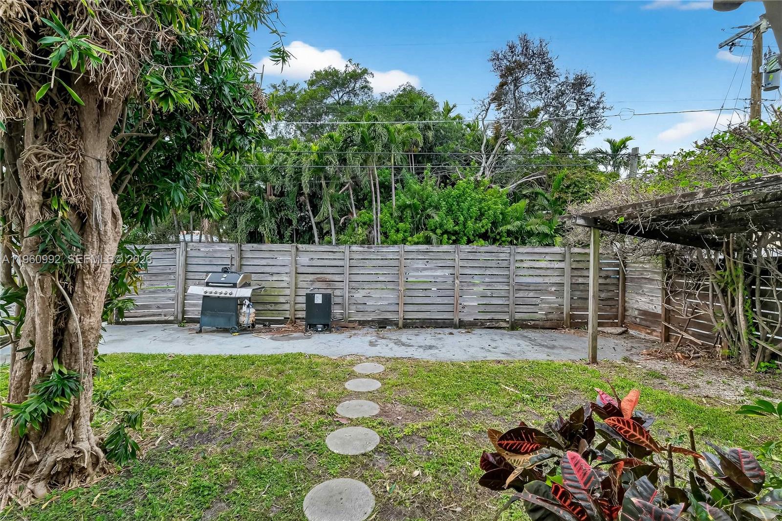 8640 NE 2nd Ave El Portal, FL 33138