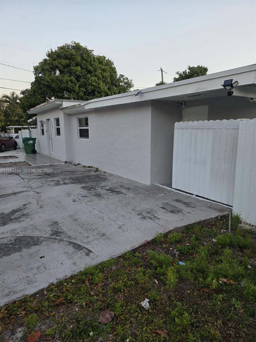 8355 NW 21st Ave Miami, FL 33147