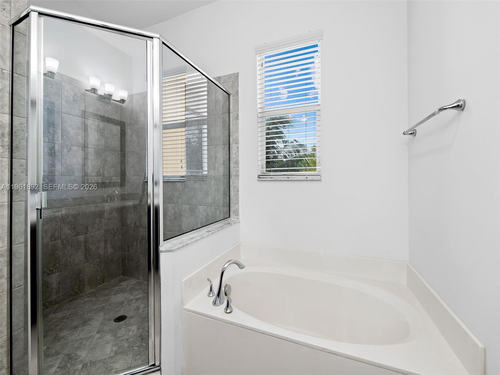 1732 NW 124th Pl Pembroke Pines, FL 33028