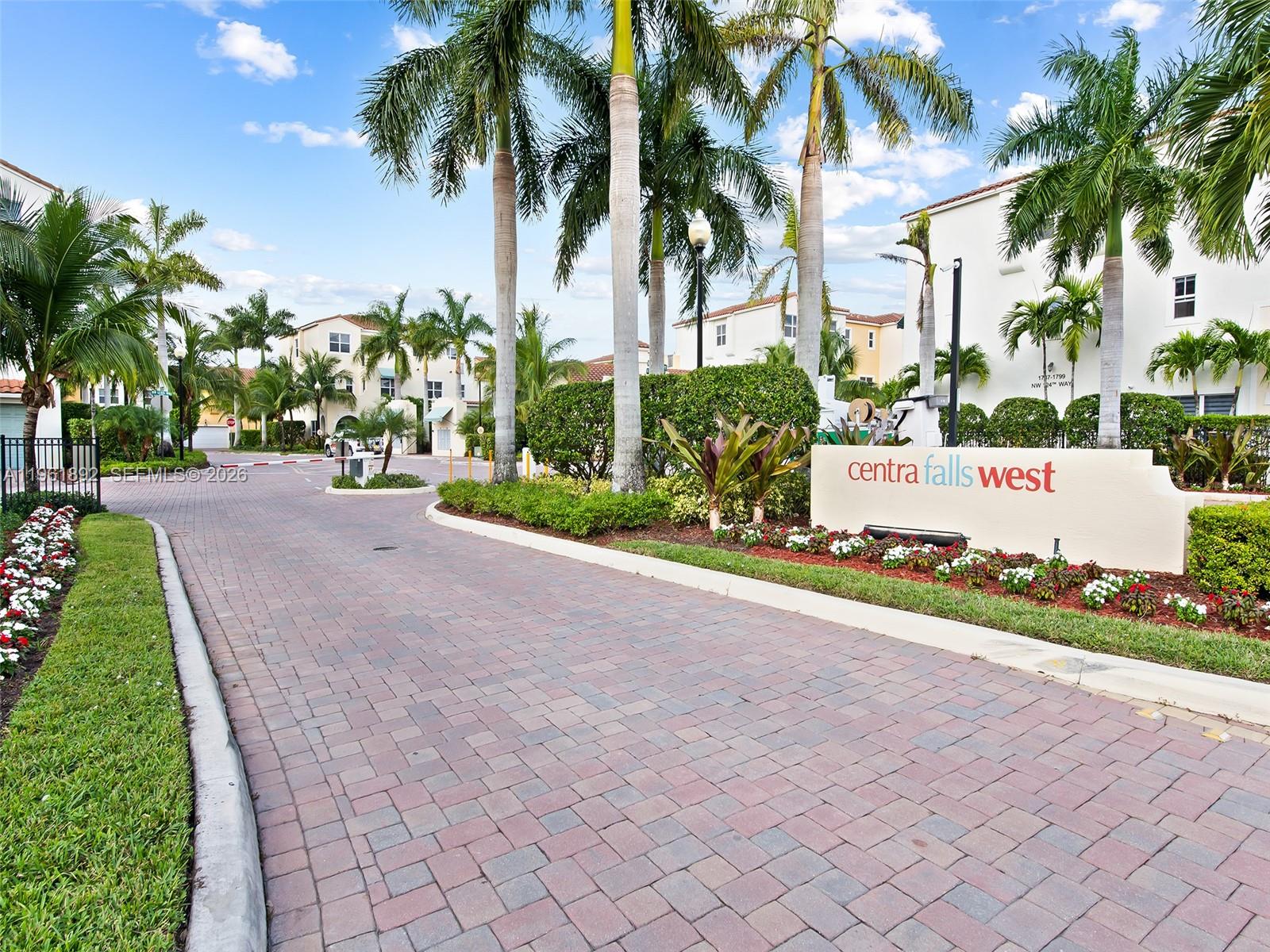 1732 NW 124th Pl Pembroke Pines, FL 33028