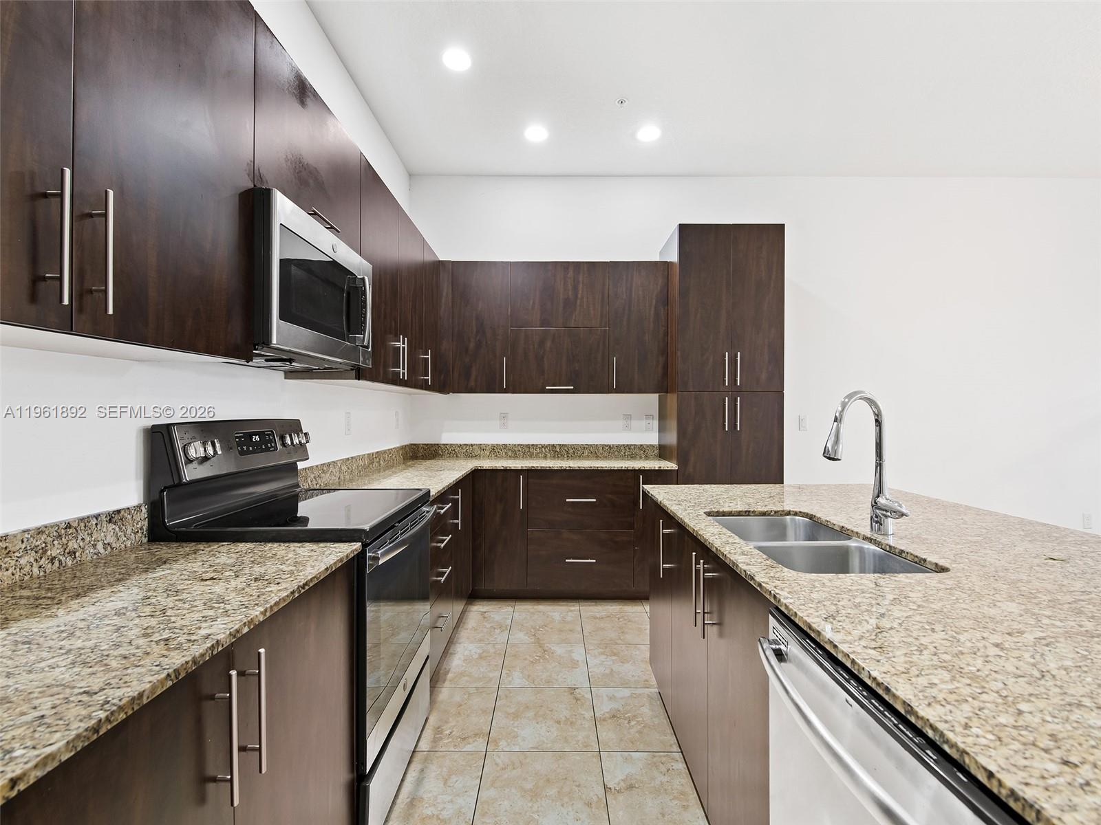 1732 NW 124th Pl Pembroke Pines, FL 33028