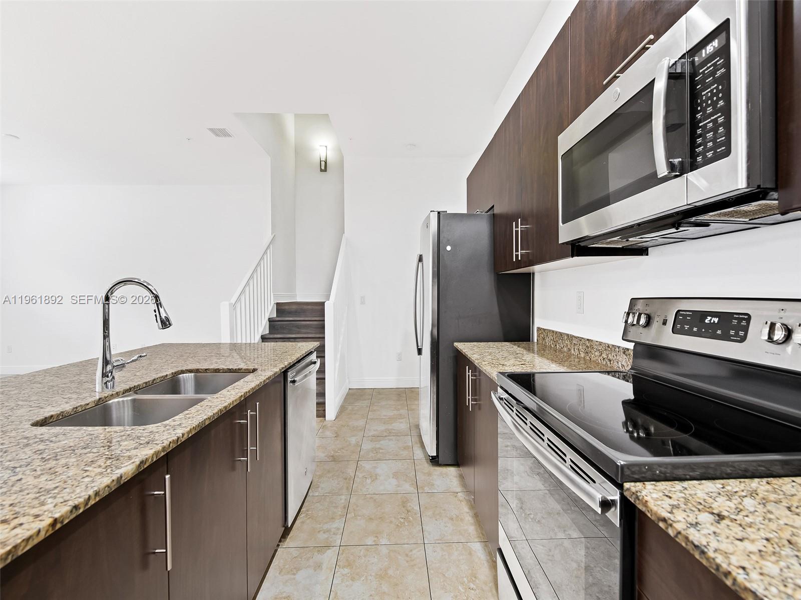 1732 NW 124th Pl Pembroke Pines, FL 33028