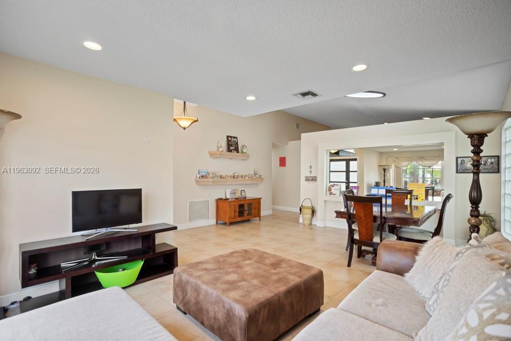 17912 SW 12th Ct Pembroke Pines, FL 33029