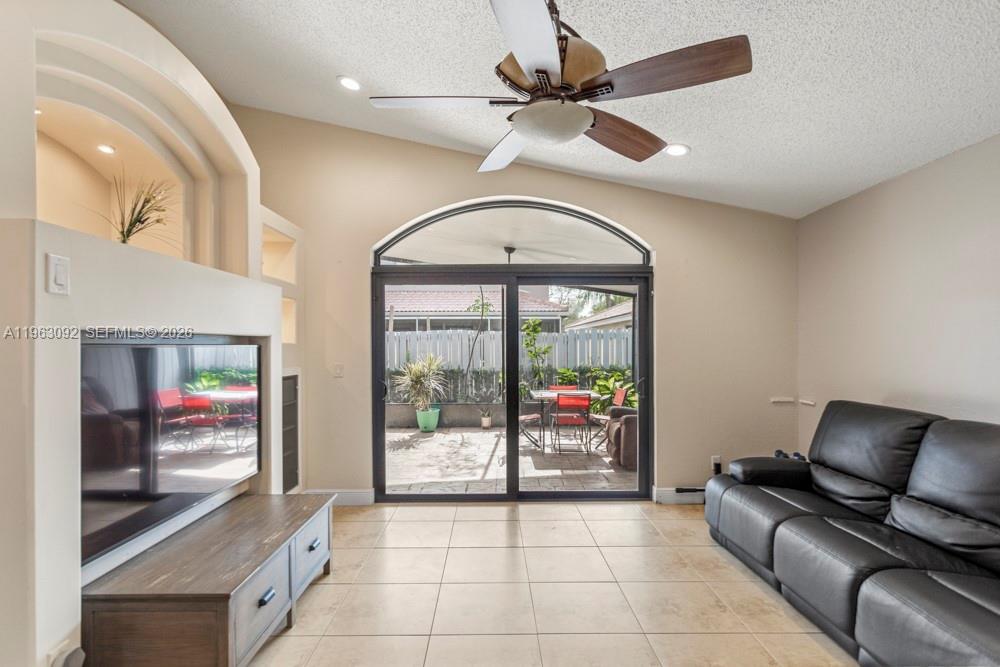 17912 SW 12th Ct Pembroke Pines, FL 33029