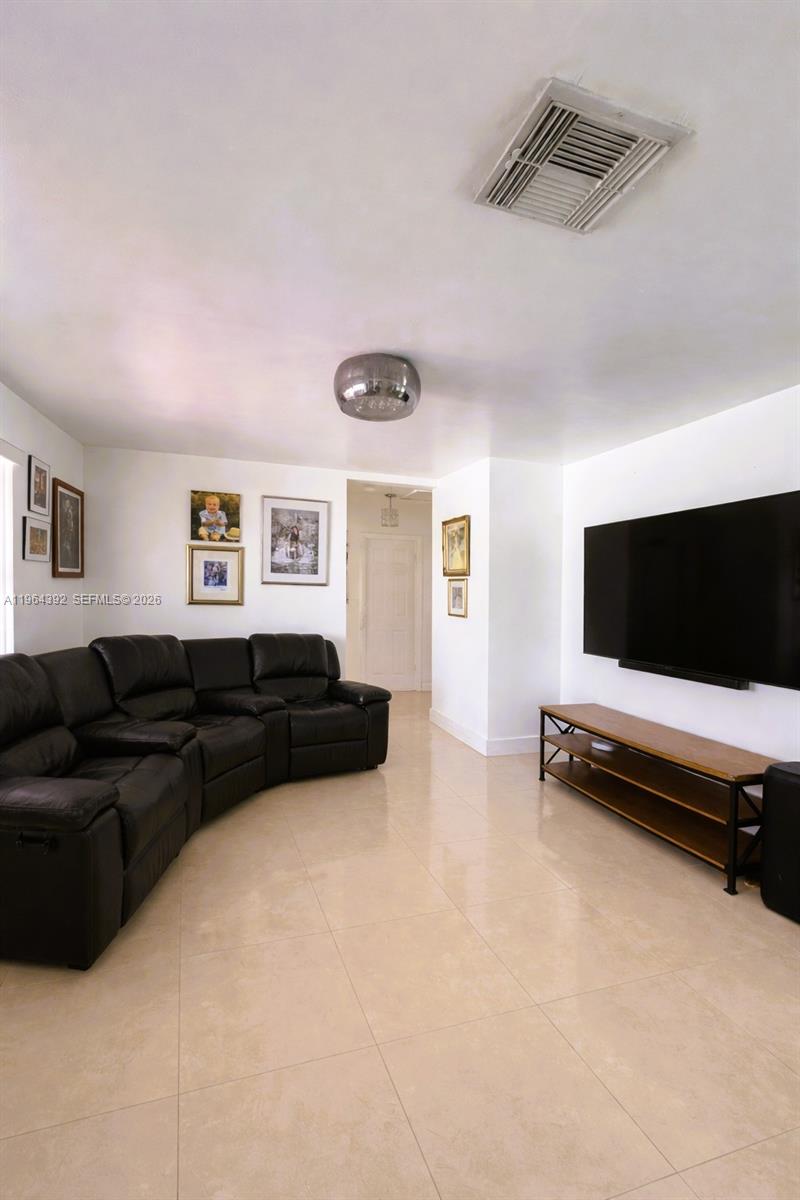 20600 SW 117th Ave Miami, FL 33177