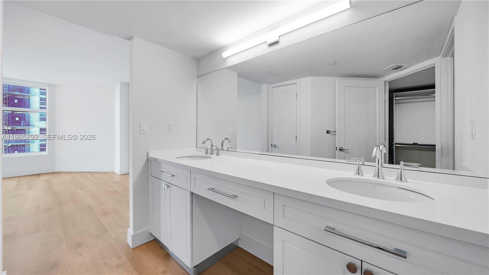 555 NE 34th St #2405 Miami, FL 33137