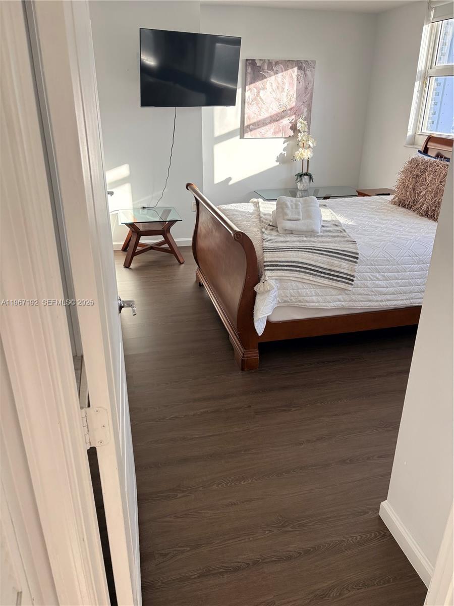 image The Club at Brickell Bay11