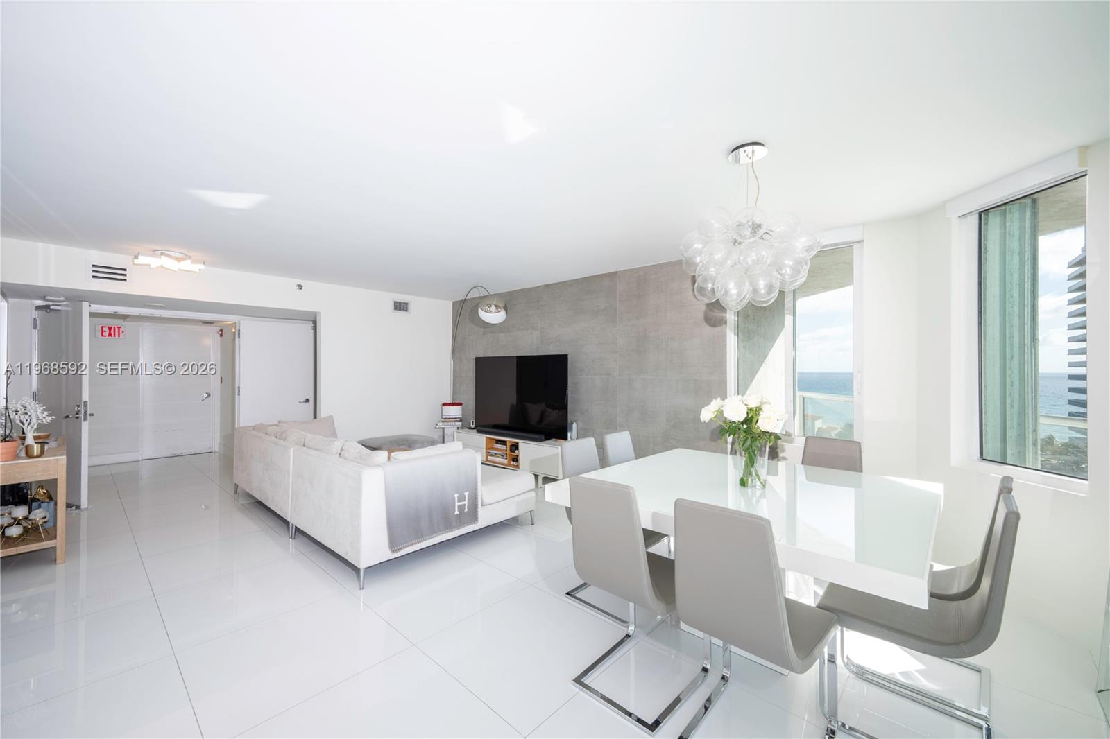 5900 Collins Ave #1401 Miami Beach, FL 33140