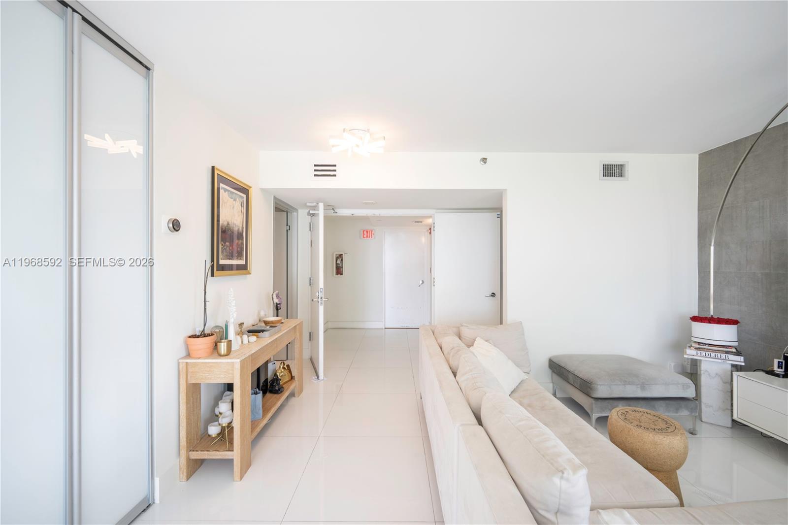 5900 Collins Ave #1401 Miami Beach, FL 33140