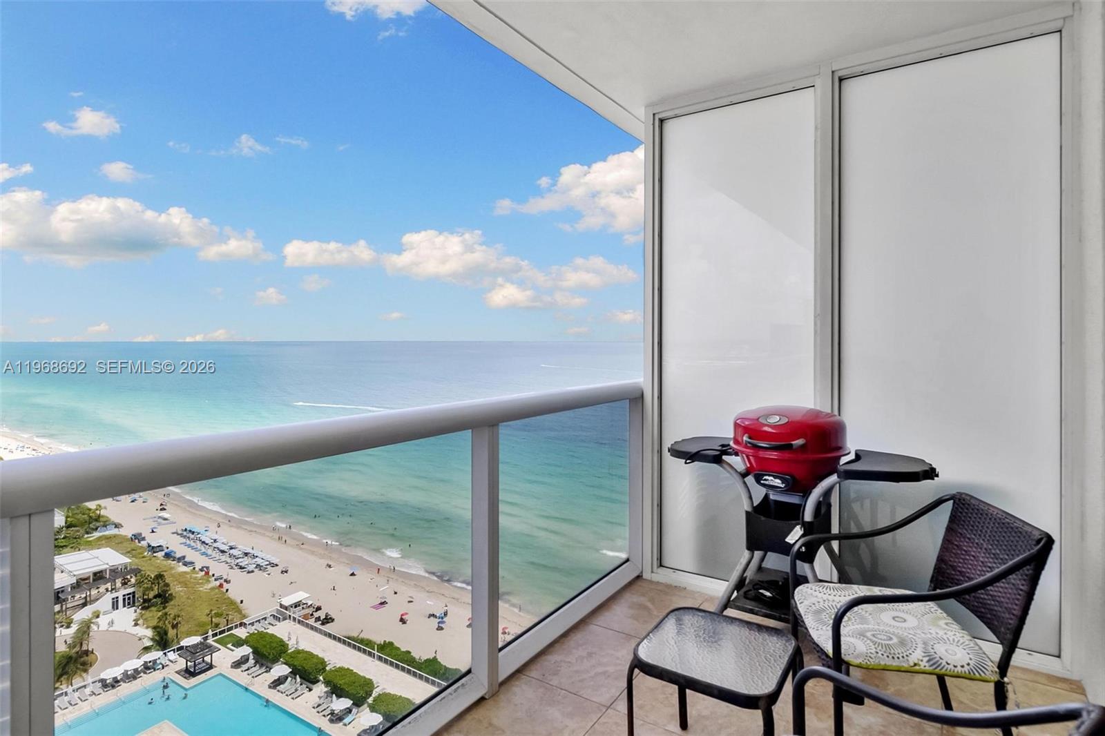 image Beach Club 214