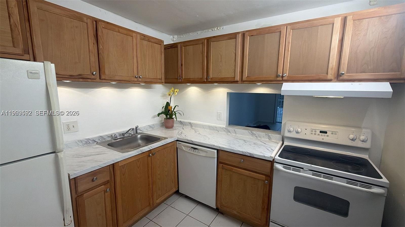 500 Executive Ctr Dr #1C