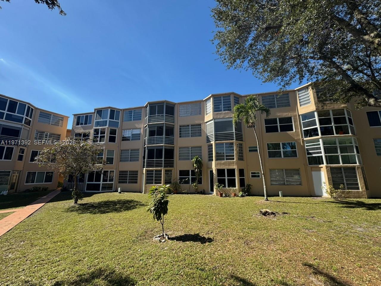 1301 NE 191st St #F405