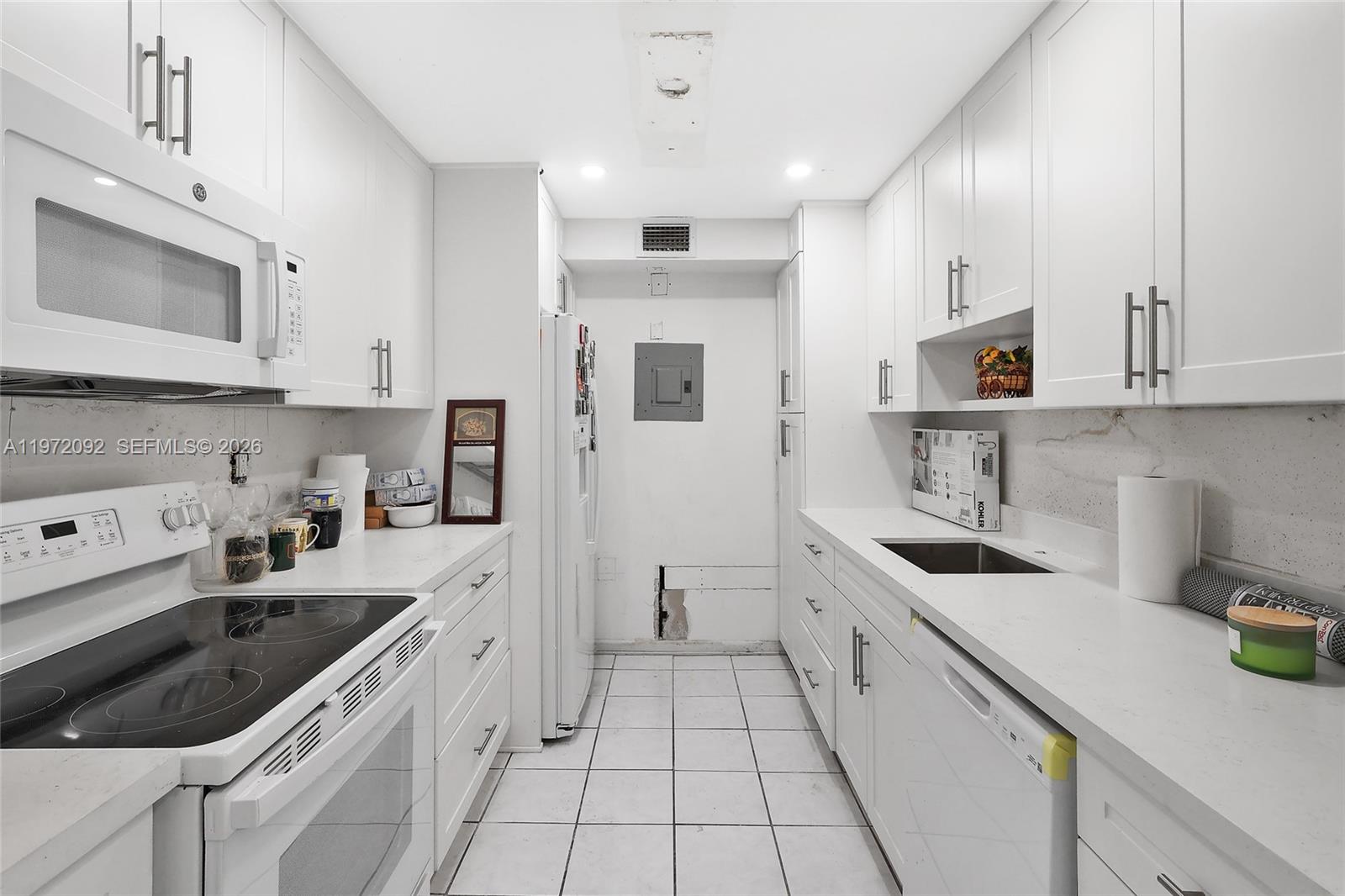 7933 West Dr #819 North Bay Village, FL 33141