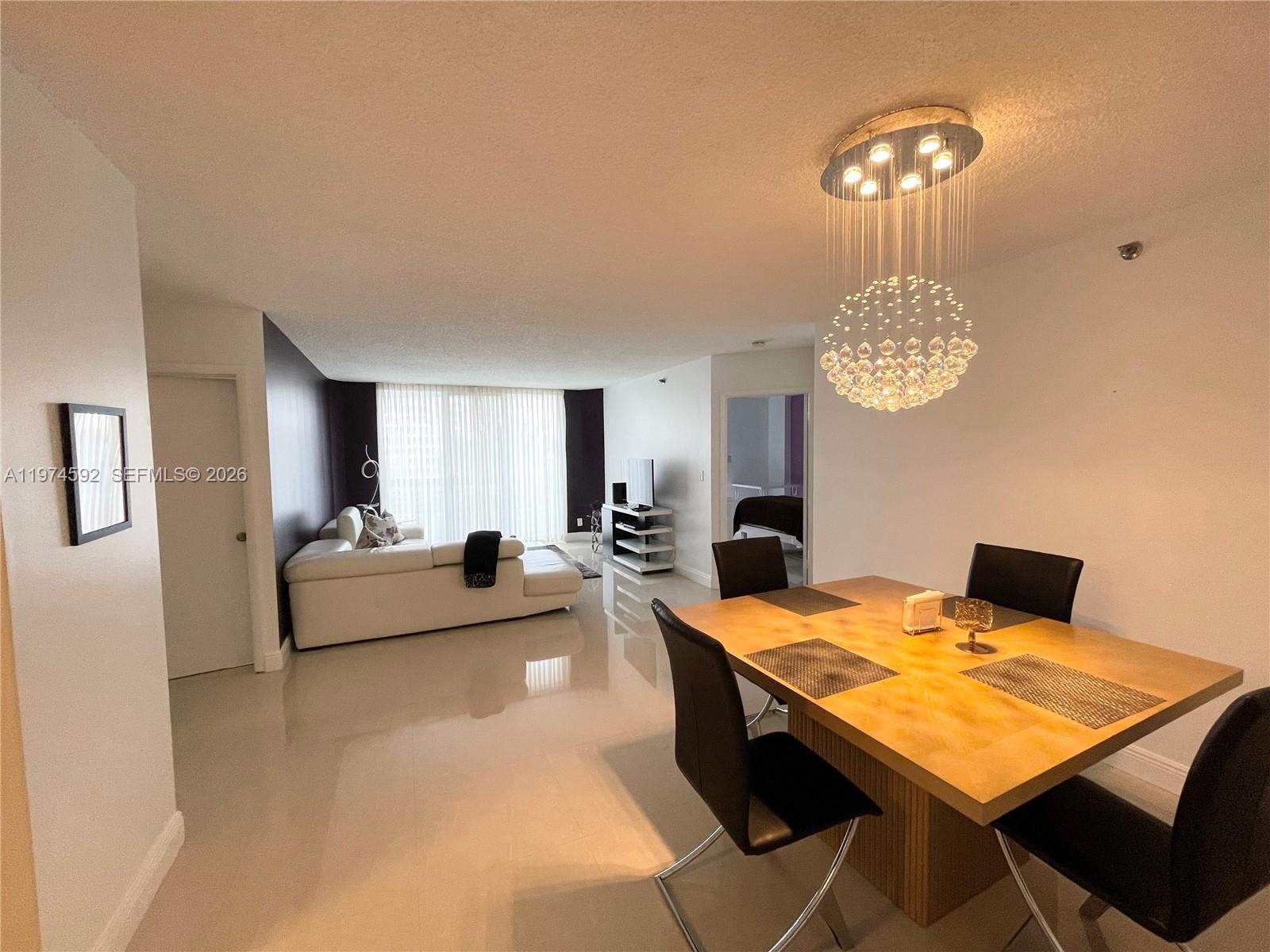 3600 Mystic Pointe Dr #610