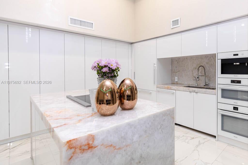 1800 S Ocean Dr #310 Hallandale Beach, FL 33009