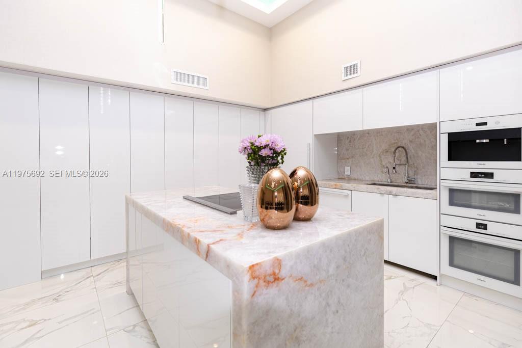 1800 S Ocean Dr #310 Hallandale Beach, FL 33009