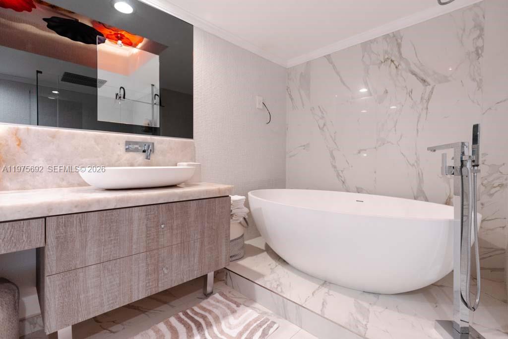 1800 S Ocean Dr #310 Hallandale Beach, FL 33009