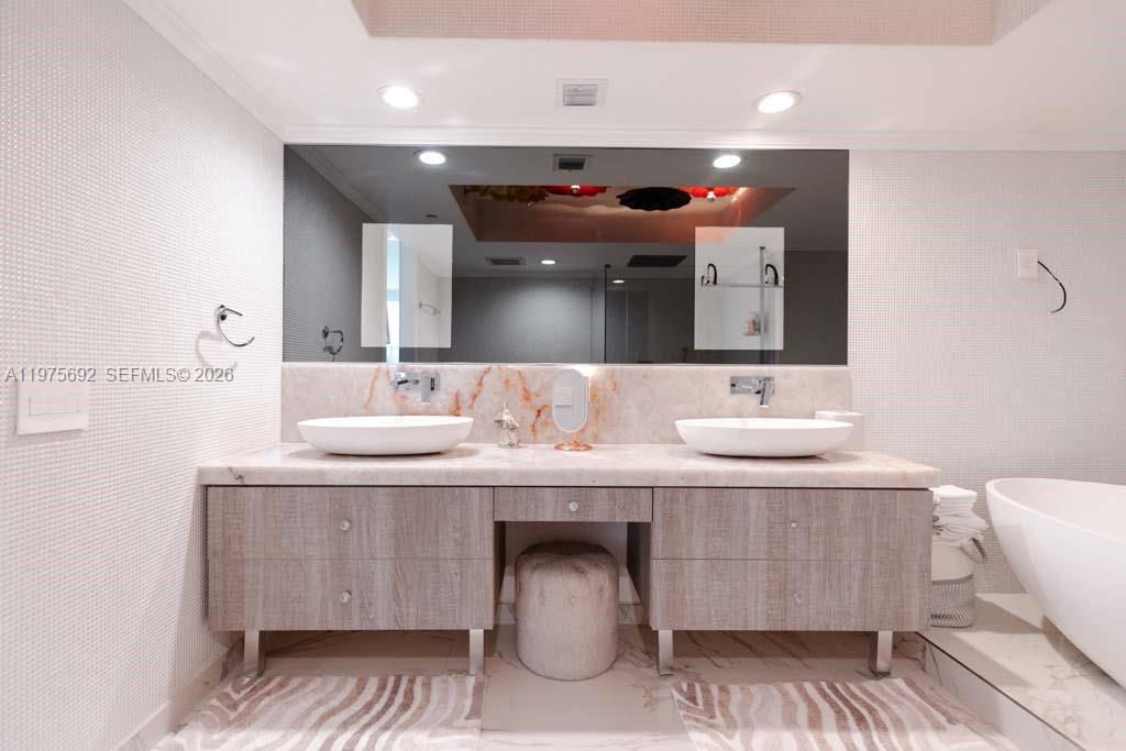 1800 S Ocean Dr #310 Hallandale Beach, FL 33009