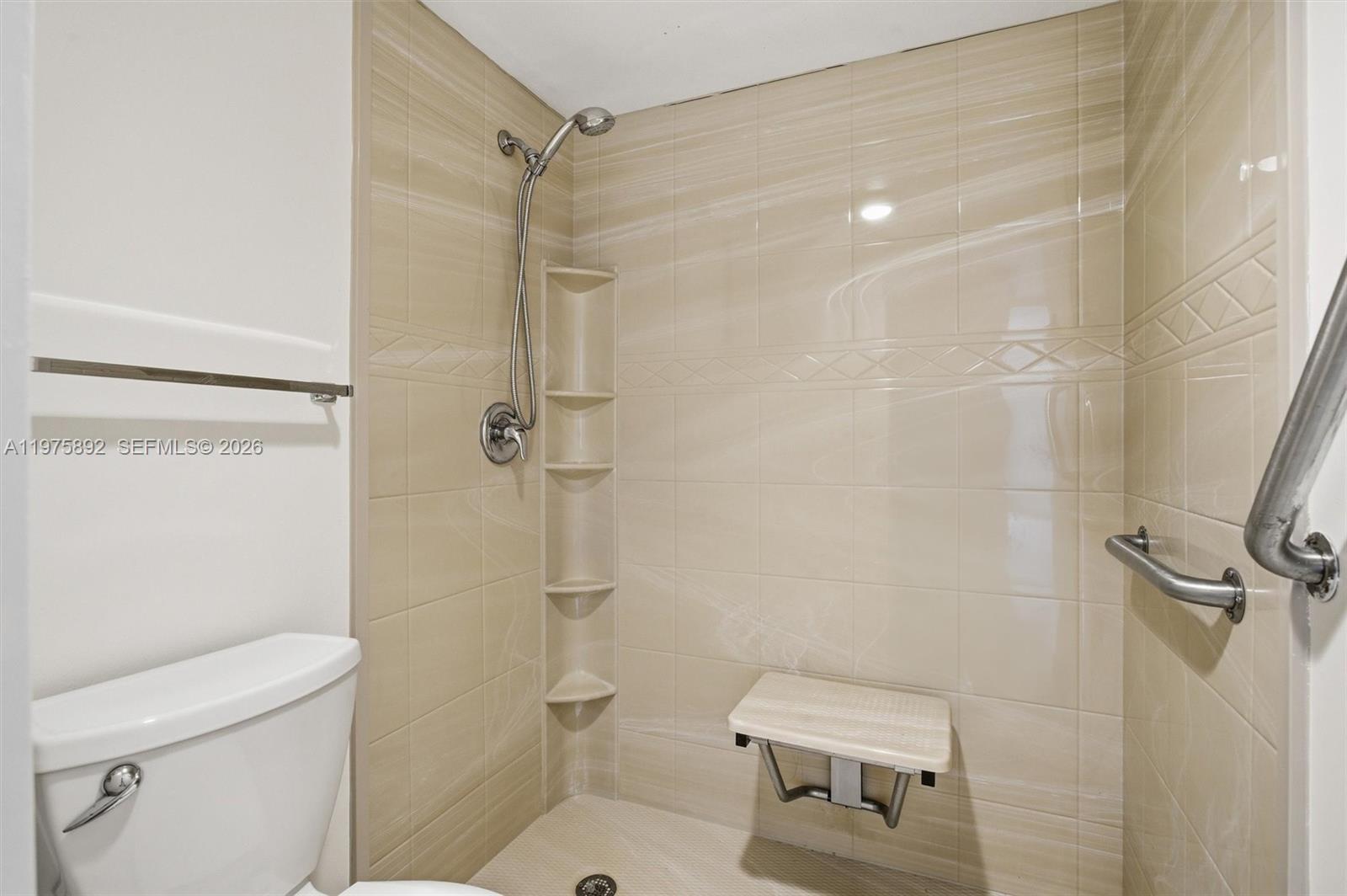 image Arlen House East15