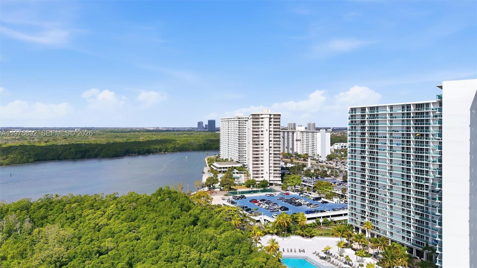 image Arlen House East30