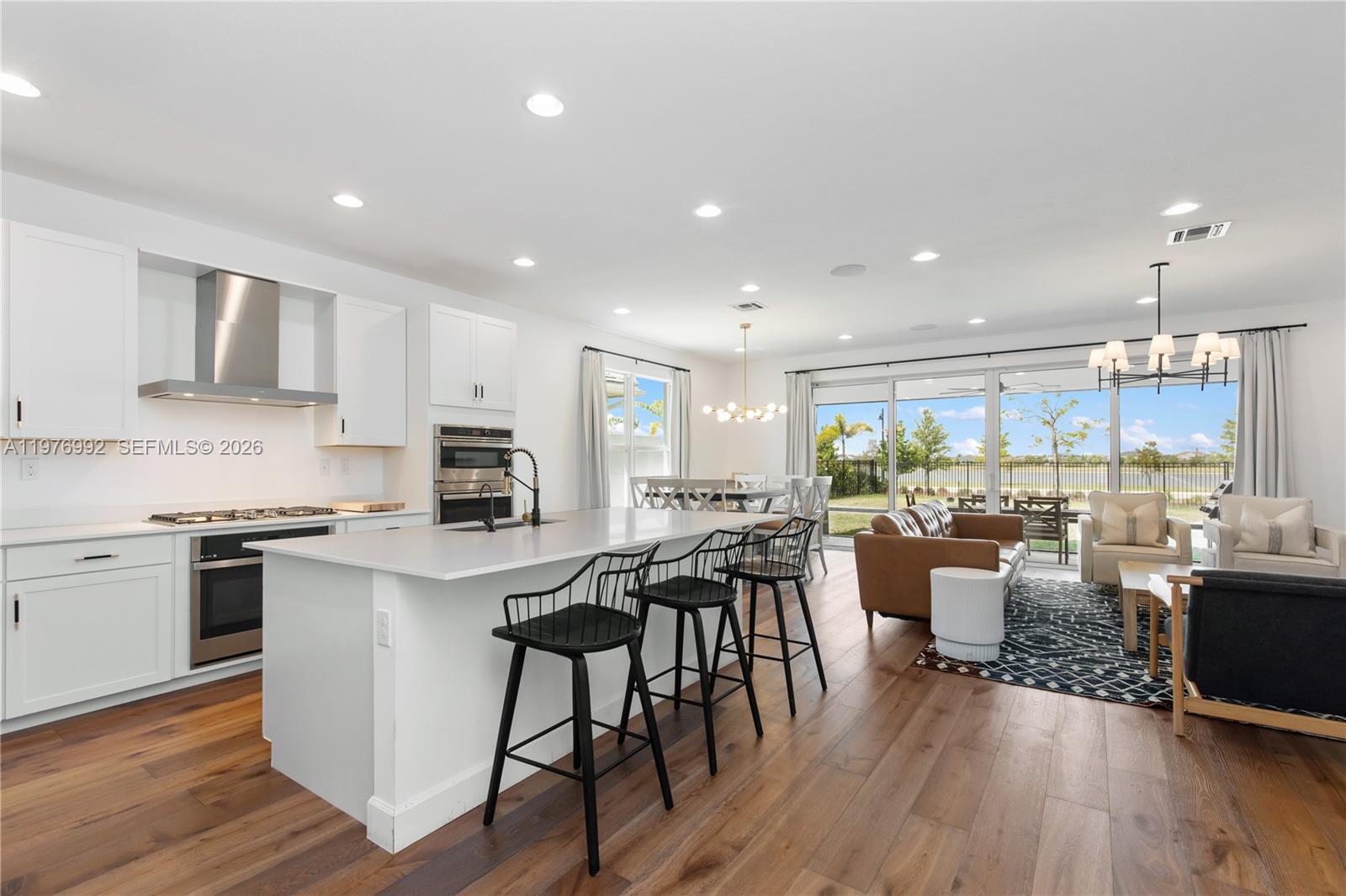 19510 Broad Shr Walk