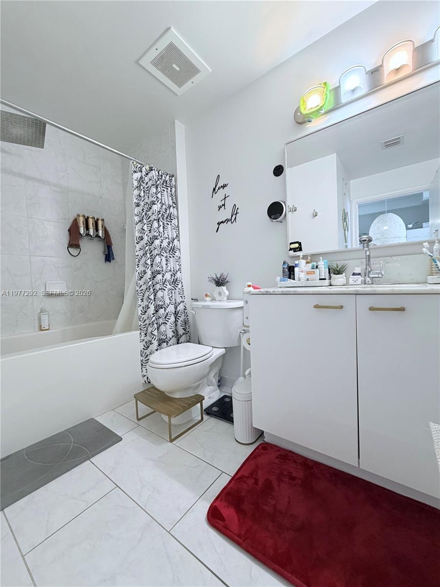 133 NE 2nd Ave #2009 Miami, FL 33132