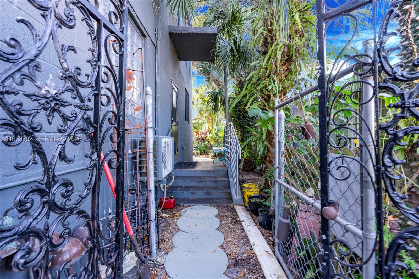 2361 SW 18th Ave Fort Lauderdale, FL 33315